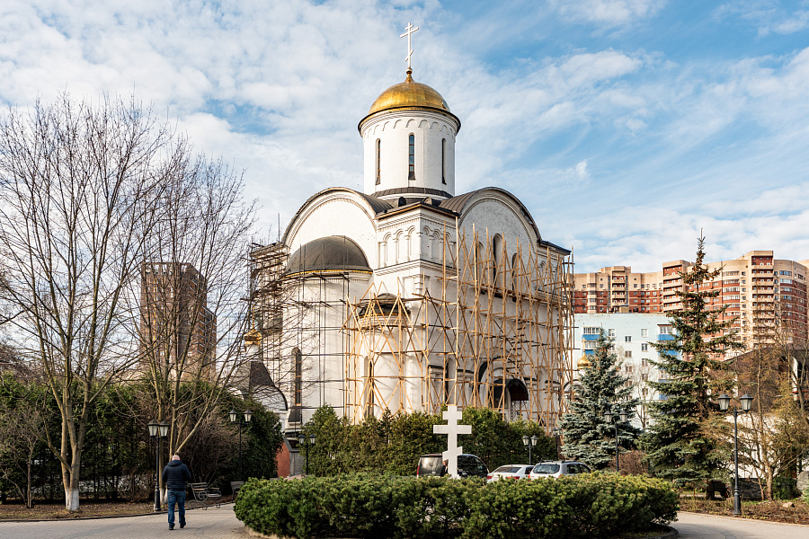 Божественная литургия в Преображенском соборе города Люберцы
